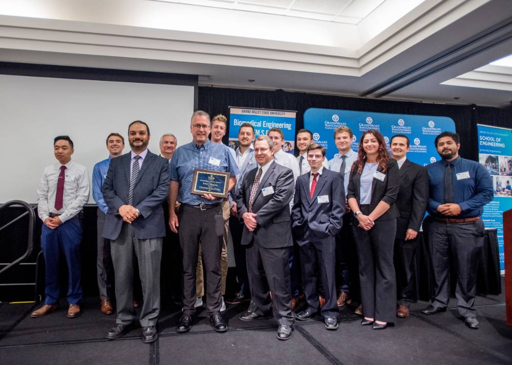 T&T Tools teams accept the 2021 Outstanding Industry Sponsor Award